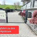 Urlaub Im Bauwagen *