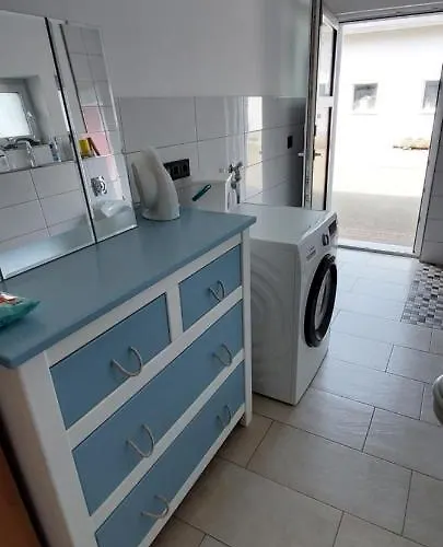 Urlaub Im Bauwagen *